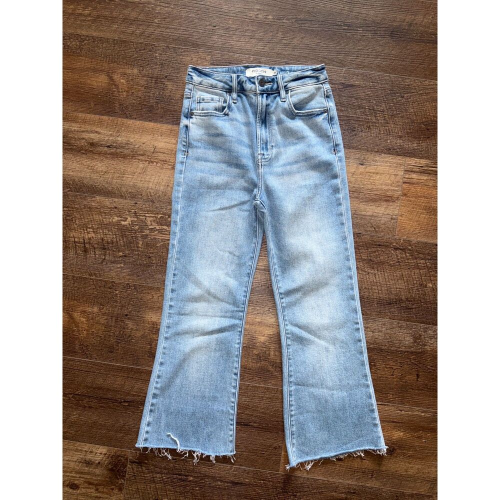 Hidden Light wash high rise crop jeans with raw hem 25